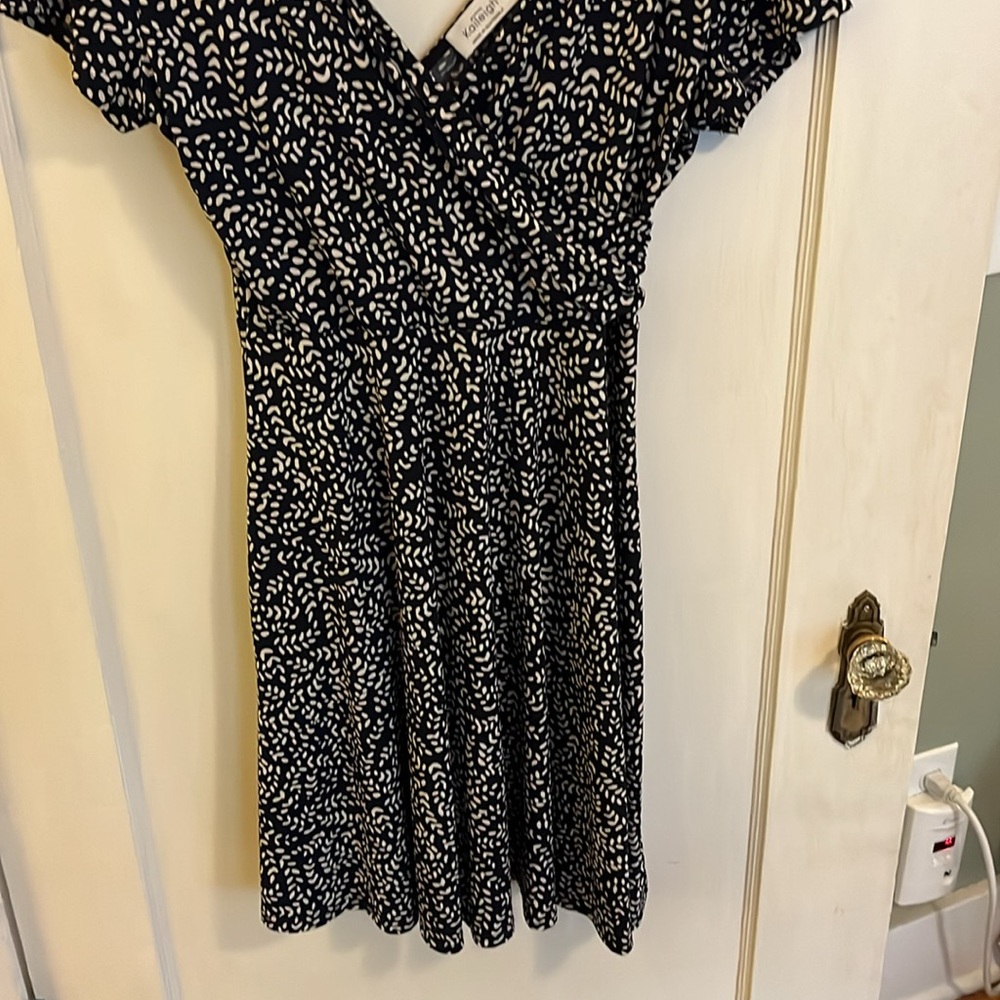 Kaileigh Navy Blue and White Printed Wrap Dress - Picture 2 of 4